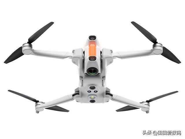 Insta360 技术加持！ Antigravity A1 无人机 8K 全景拍摄，零盲点视角