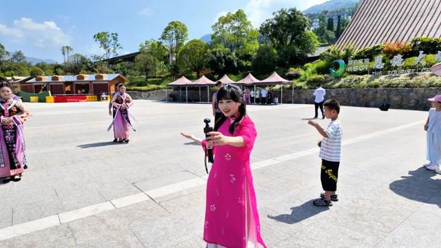 国际网红都来打卡！恩施美景震撼海外博主！