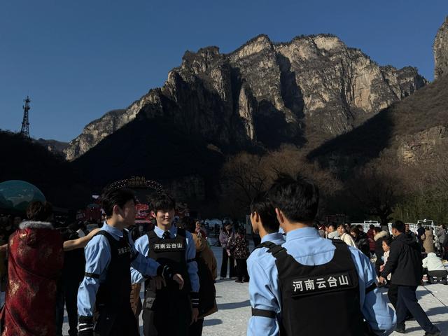 云台山冰挂亮肌