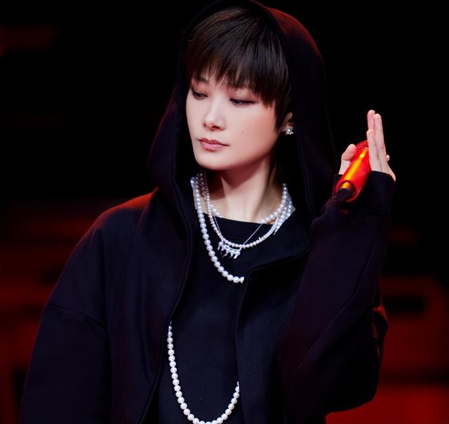 嫁法国老头真相大白6个月，41岁李宇春近况太意外	，宋佳没说谎