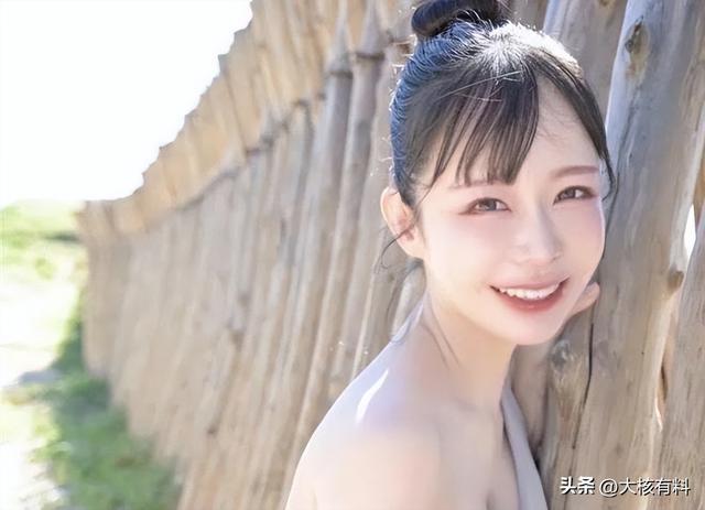 日本首相候选人出轨嫩模，情人身材火爆前凸后翘，年龄相差16岁