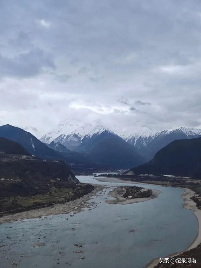 在朋友圈的一方小小天地里，那神秘而圣洁的雪域高原——西藏