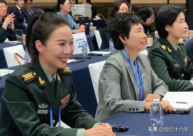 女航天员王亚平大校，太空行走第一人，可能成为首位登月的嫦娥