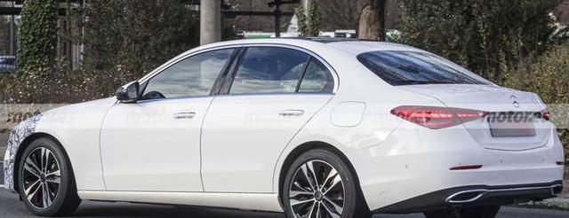 奔驰c级选装抬头显示_新款2.0T插混价格分析_奔驰C级22万落地