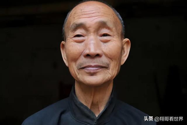 为什么释永信能这么“狂”？看他的两个老师就知道了，身份不简单
