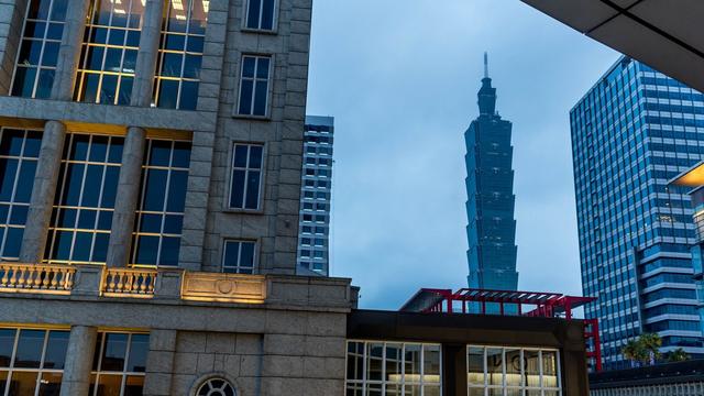 北京阅兵开幕前，对岸传出杂音，不准抗日老兵赴陆，大陆反将三军