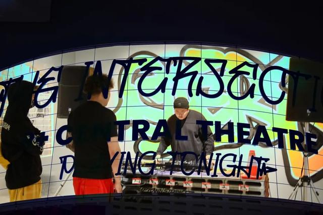 免费!藏在石景山首钢园的街头文化艺术展,超全逛展攻略来了→