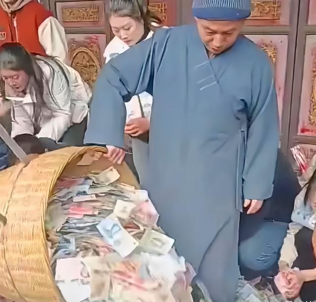进寺先掏75？少林寺的瓜还没吃完，灵隐寺消费明细又被扒出来了！