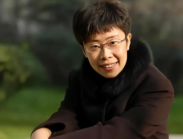 北大才女蒙曼50岁仍未婚，被问最想嫁给谁，她的回答却出人意料