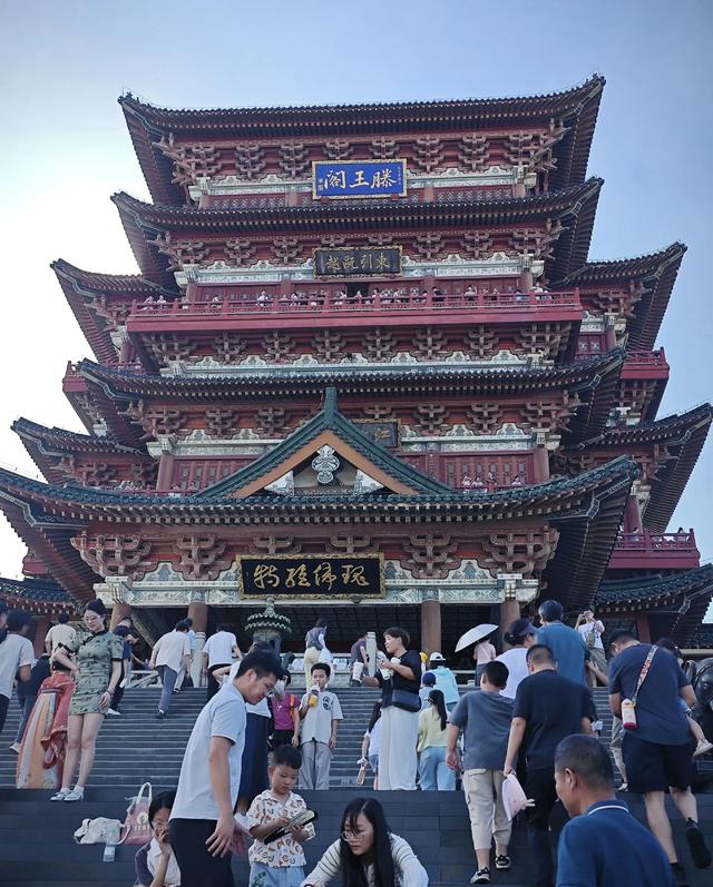 南昌深度游第二天，为什么非得去滕王阁，滕王阁有什么