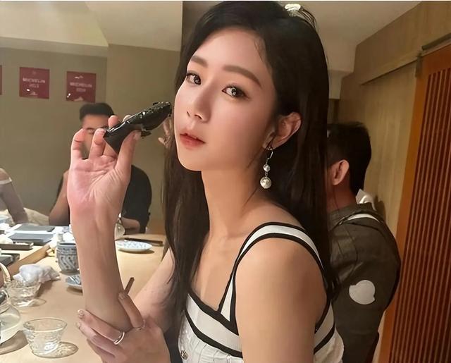 知名女星被曝是少林方丈的情妇？照片流出！女主辟谣，内幕曝光