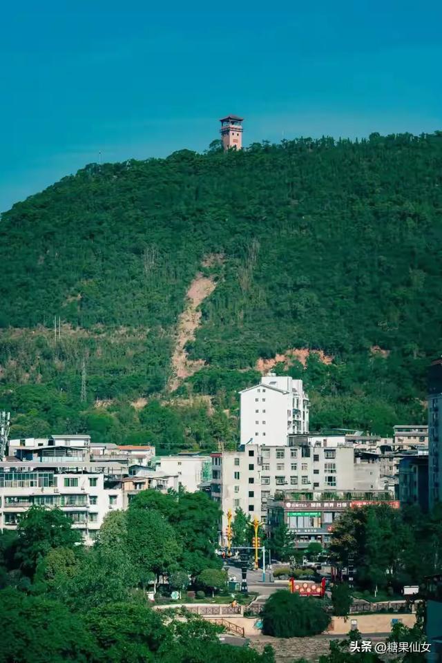 标题：成都1.5h神仙秘境！3处免费桃源，人少景绝还出片