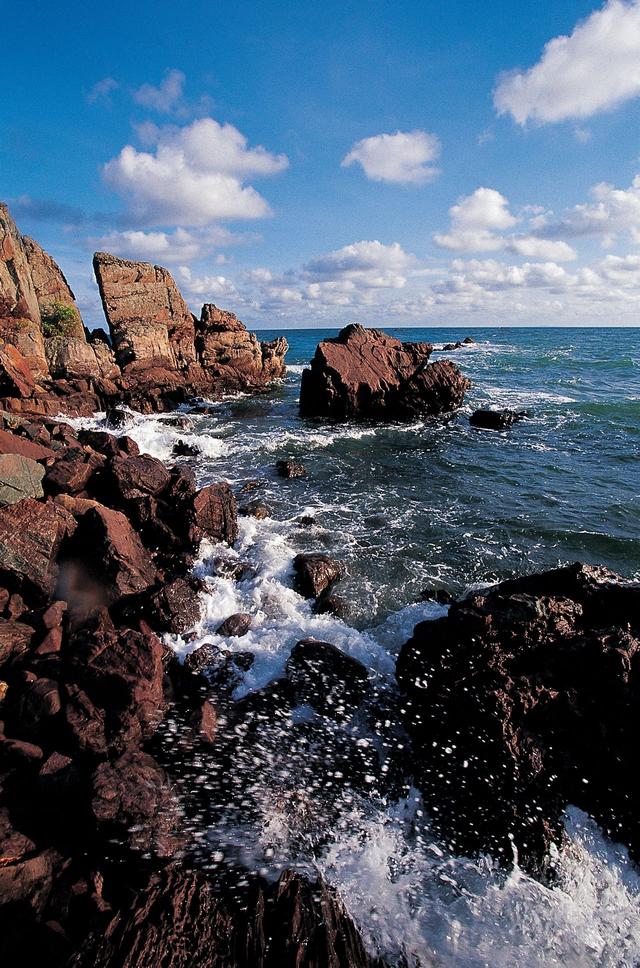 防城港旅游全攻略：山海相逢，漫步中越边境线