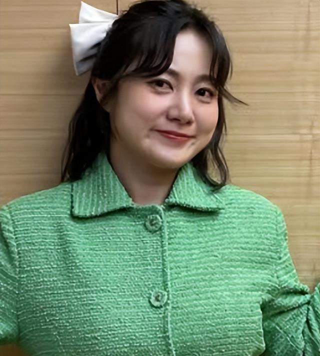 经纪人曝光37岁女星！与男子车上发生关系，脚踢司机椅背险酿车祸