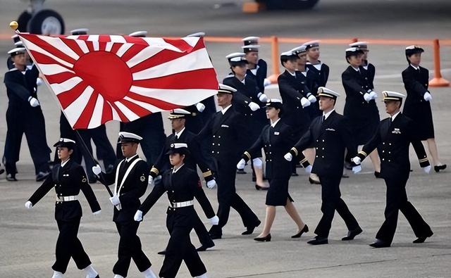 损失2.2万亿后，日高官公开喊话：中国撤回警告；先让高市道歉！