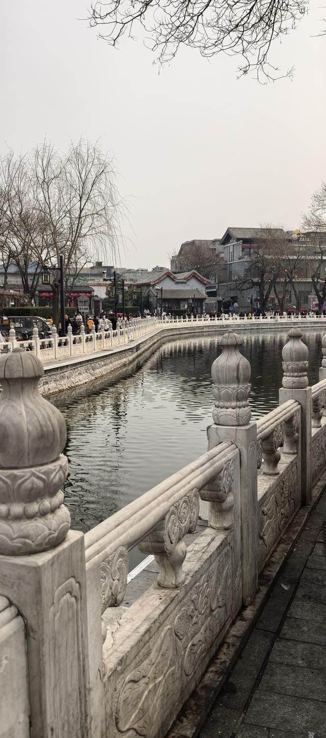 银锭桥头诉风雅，一怀情思寄天涯