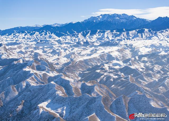 雪落肯斯瓦特！玛纳斯这片“水墨秘境”美到窒息