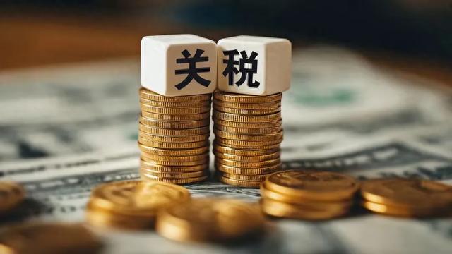 冯德莱恩刚进人民大会堂，美就传出新消息，白宫收手，太晚了
