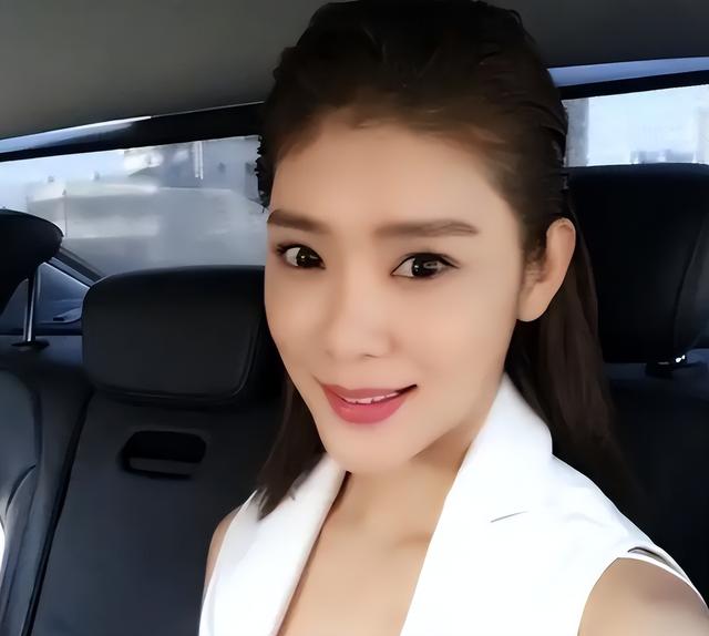 李泽楷被她迷得神魂颠倒，林丹为她不顾妻儿	，她究竟有什么魅力？