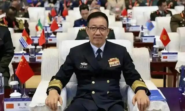 特朗普下“死命令”，美对台定位有变，我国防部发出统一最强音