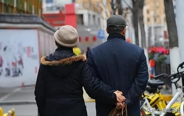 86岁老太去世遗体没人管！生前和丈夫AA，死后子女却都不愿尽孝