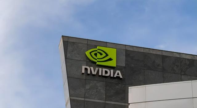 英伟达市值冲破5万亿！芯片巨无霸碾压日德GDP，是神话还是泡沫？