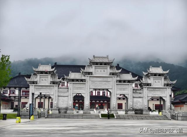 江西11个地级市的“首座”名山，你认为赣鄱群山之冠是哪一座？