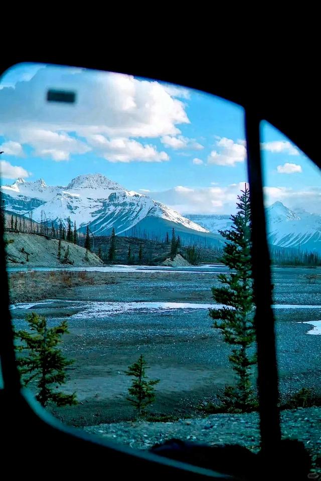 “为什么要去旅行？这或许是最天真的理由，却也最动人”