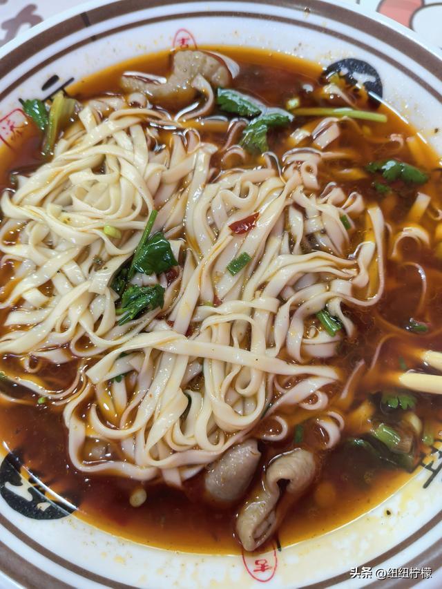 很多朋友到重庆大足区都优先选择到宝顶山石刻，忽略了北山石刻