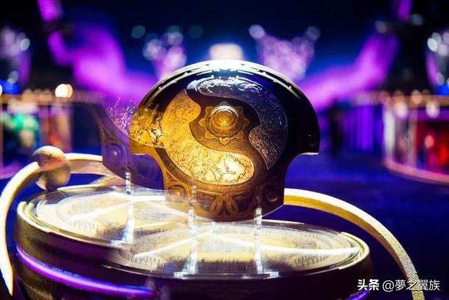 索尼家长 App 热议，TI14 欧冠，《三国百将牌》开测