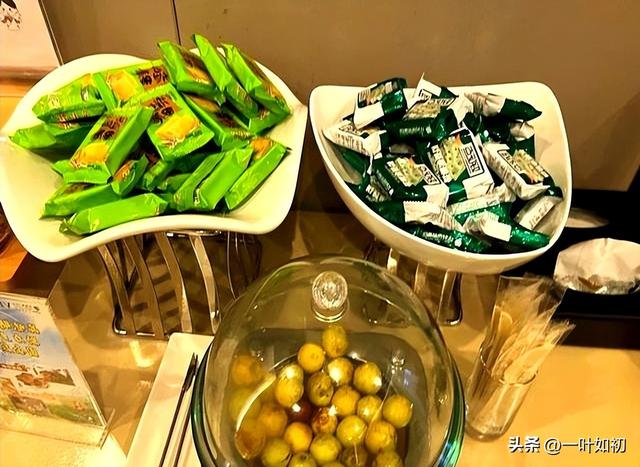南航上线“刀片座椅”！网友疯狂吐槽：体验太差！南航成廉航了？