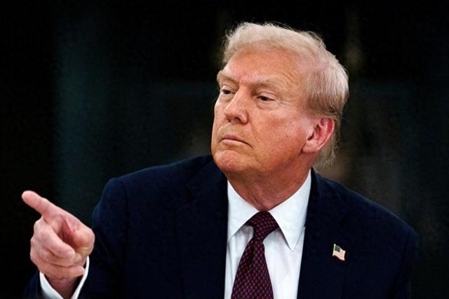 中国一步不退，特朗普称难以置信，其官员称3亿美国民众已准备好