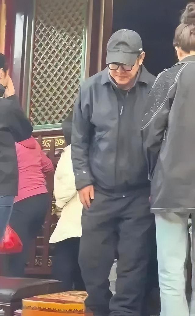 李连杰手术3天后，恶心的一幕发生了，千万保命珠反引来网友群嘲