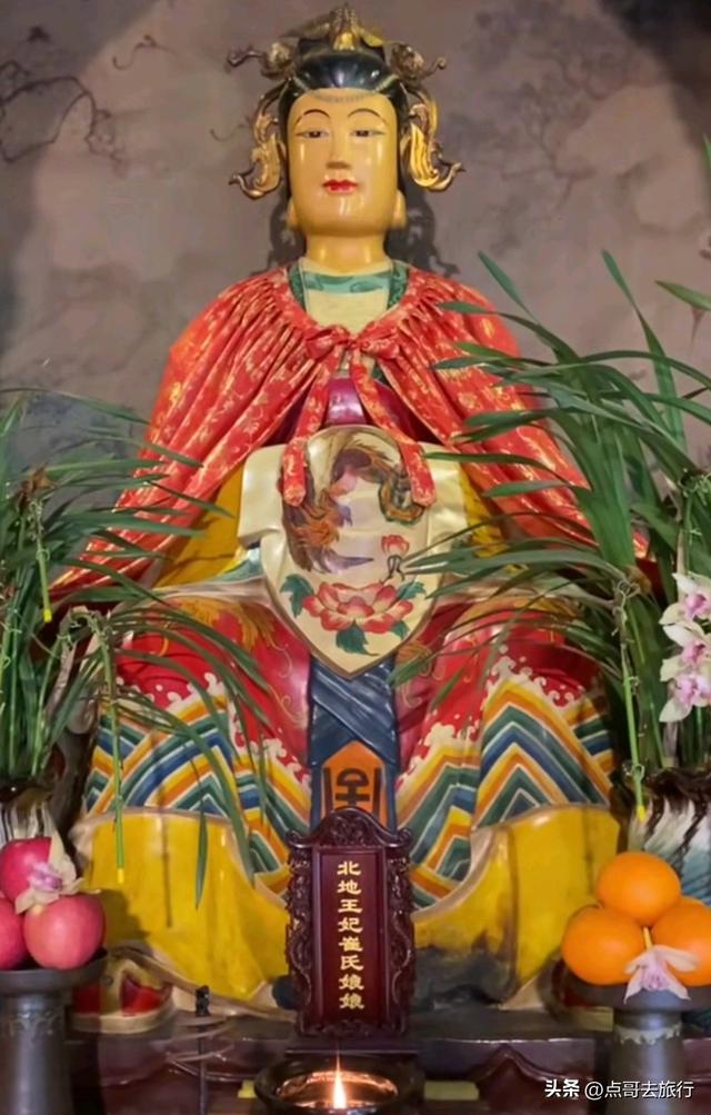 成都闹市中心神秘小庙，“似庙非庙”的烟火气，吃斋饭仅需8元！
