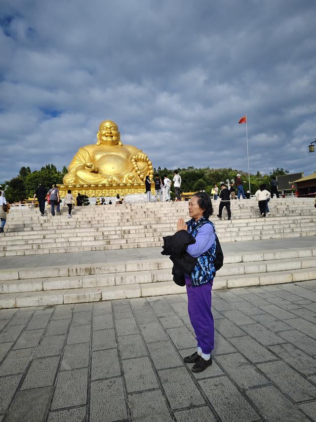 南行漫记：游锦屏山，看世界第一大弥勒佛。