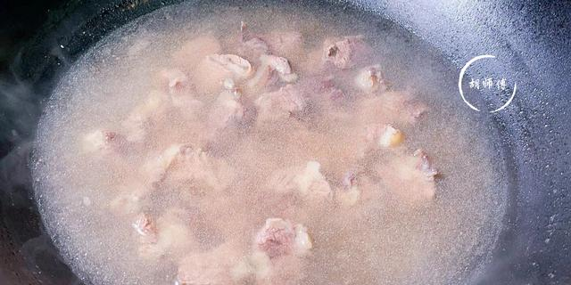 它是牛肉“克星”，炖牛肉加1勺，出锅后软烂入味，没牙也咬得动