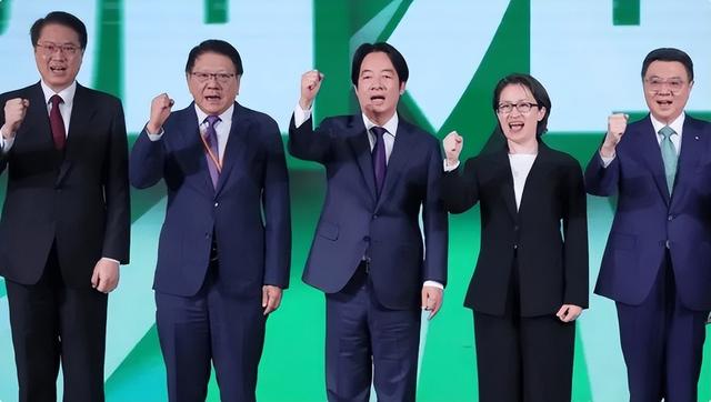 洪秀柱刚观礼完9·3阅兵，岛内支持度大反转，台当局矛头对准新北