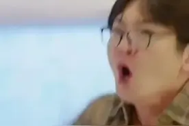 帮人背债 薪酬百万？经济日报:对“职业背债人”不可姑息 “背债”违反刑法，可构成贷款诈骗罪等图片
