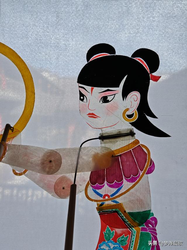 湖北：光影千年舞祥云 云梦皮影戏《哪吒闹海》唱响非遗新韵