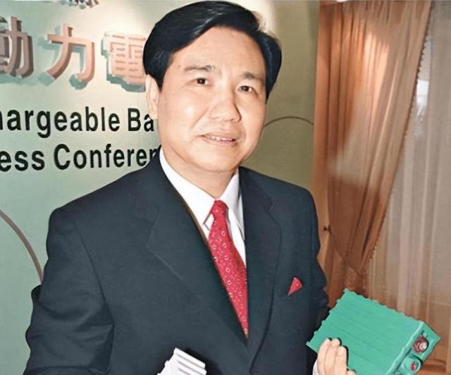 报应来了！捐给美国7千万，满嘴“中国穷关我啥事”，如今破产了