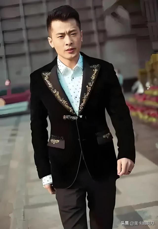 辛巴：从“草根逆袭”到“退网风波”——直播江湖的传奇与争议