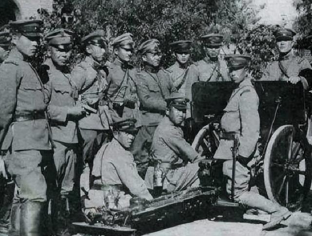 1935年，一名国军小兵被红军俘虏，17年后，他的名字传遍全世界