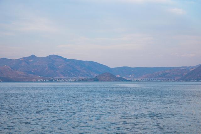 昆明，转角有故事，杯里是春天