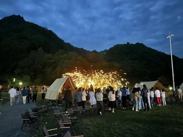 2025佛坪熊猫亲子山径赛火热报名中!赛前狂欢:篝火派对+剧本杀闯关+小黄鸭漂流……嗨不停!