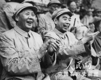 一把好手的周恩来总理，是如何发现，自己打仗水平不如毛泽东的？