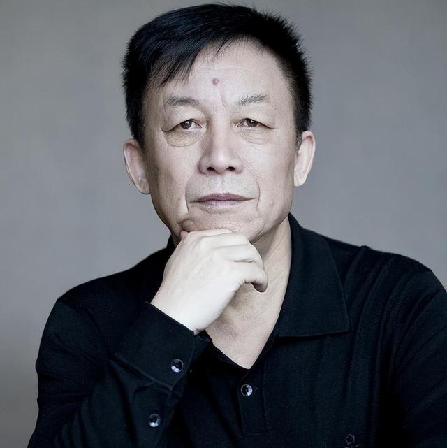 牟林炮轰三国的星空，意图毁掉中国人的精神偶像，所以票房惨淡