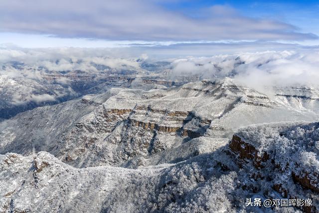 王屋山世界地质公园雪染千峰，美如画卷