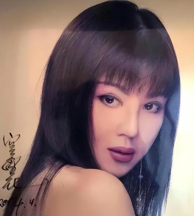 中国第一美妇有多美？坐牢离婚拍三级片，还因太美被克林顿接见！