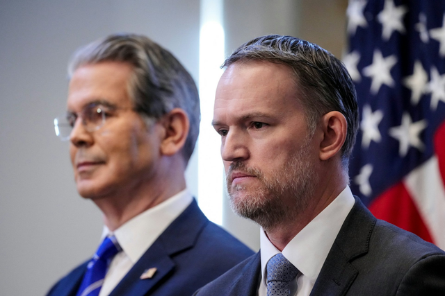 谈判结束，美方作出让步，放弃对华100%关税，特朗普在等中方点头