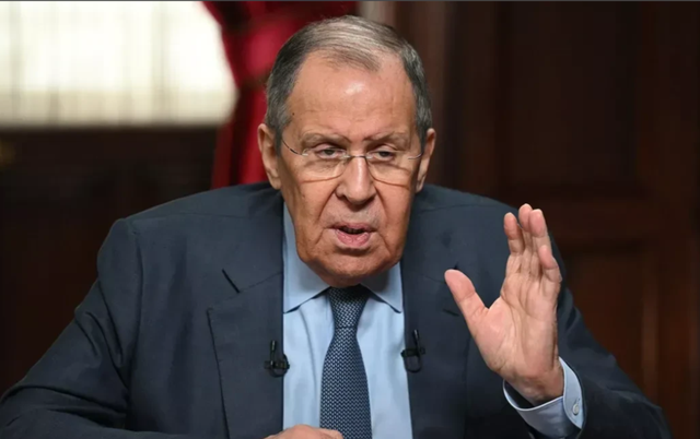 赶在解放军围台前，俄外长表态：若台海爆发冲突，俄支持中国统一